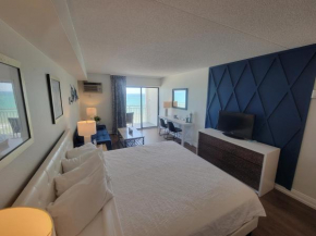 Beautifully Updated Ocean Front King Suite! Sea Mist Resort 20806 - Perfect for 2-4 guests!